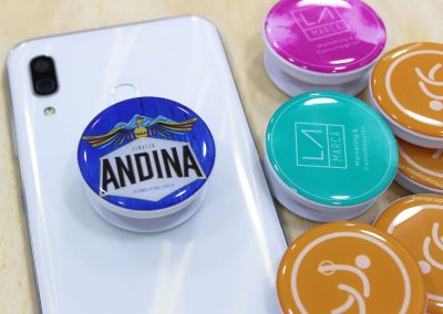 pop socket con aplique en resina resinart publicidad