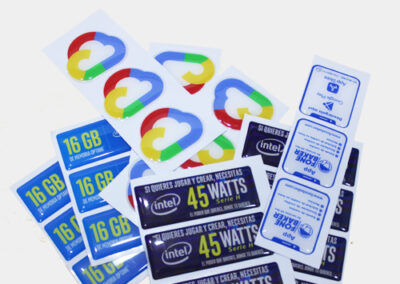 Srickers resinados alto relieve